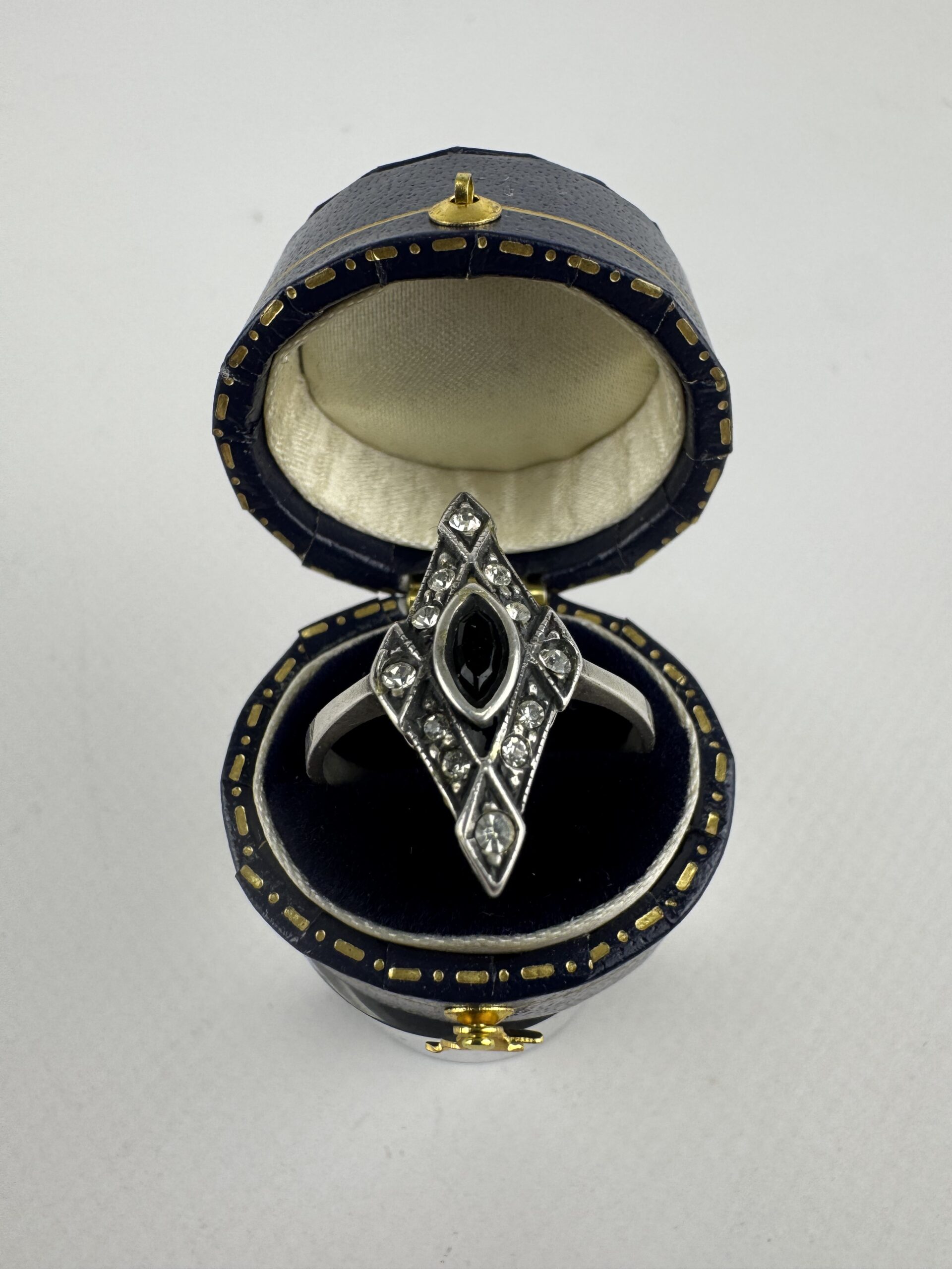Anillo de plata