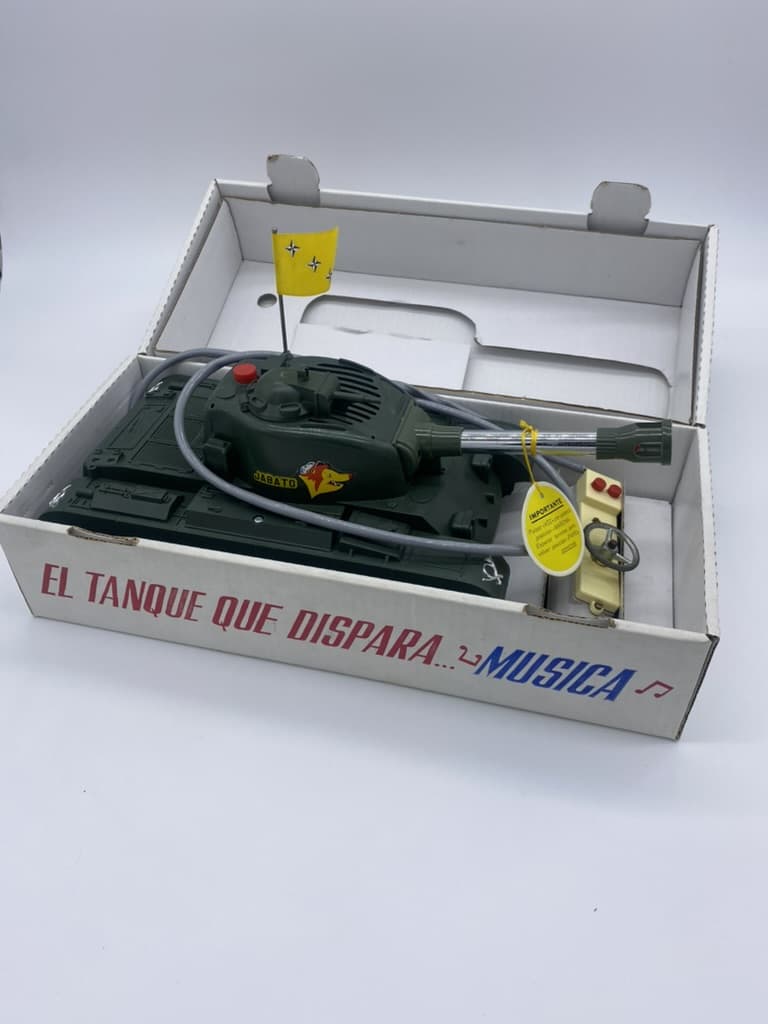 Tanque cabledirigido